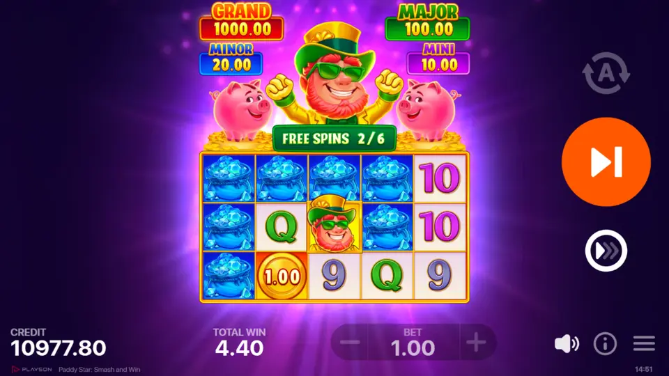 Free Spins intro screen after a single Piggy Bank fills in Paddy Star